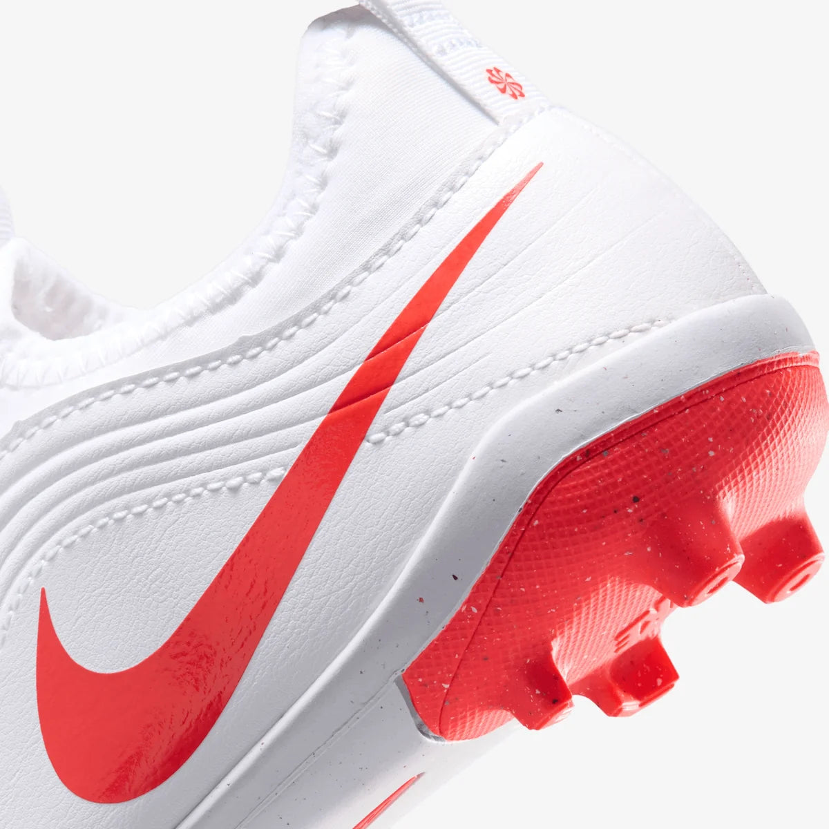 Nike Jr. Tiempo Maestro Club